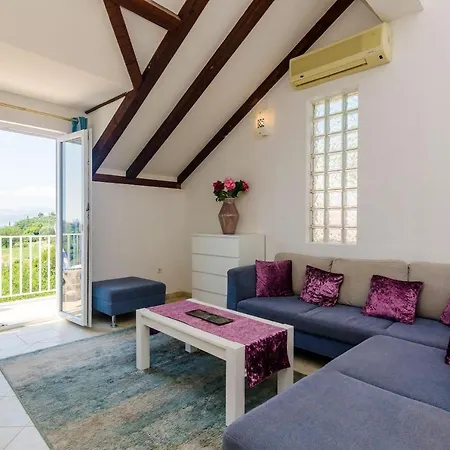 Alba- Duplex Two Bedroom With Shared Pool And Sea View Apartman