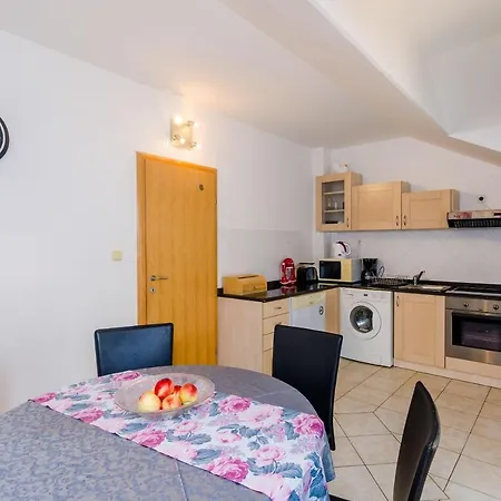 Apartamento Alba- Duplex Two Bedroom With Shared Pool And Sea View